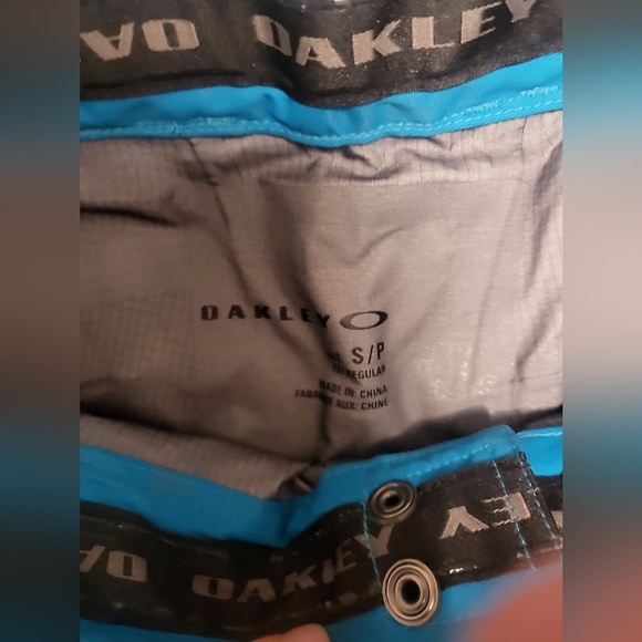 Oakley ski jacket and Oakley pants matching set - Picture 5 of 6